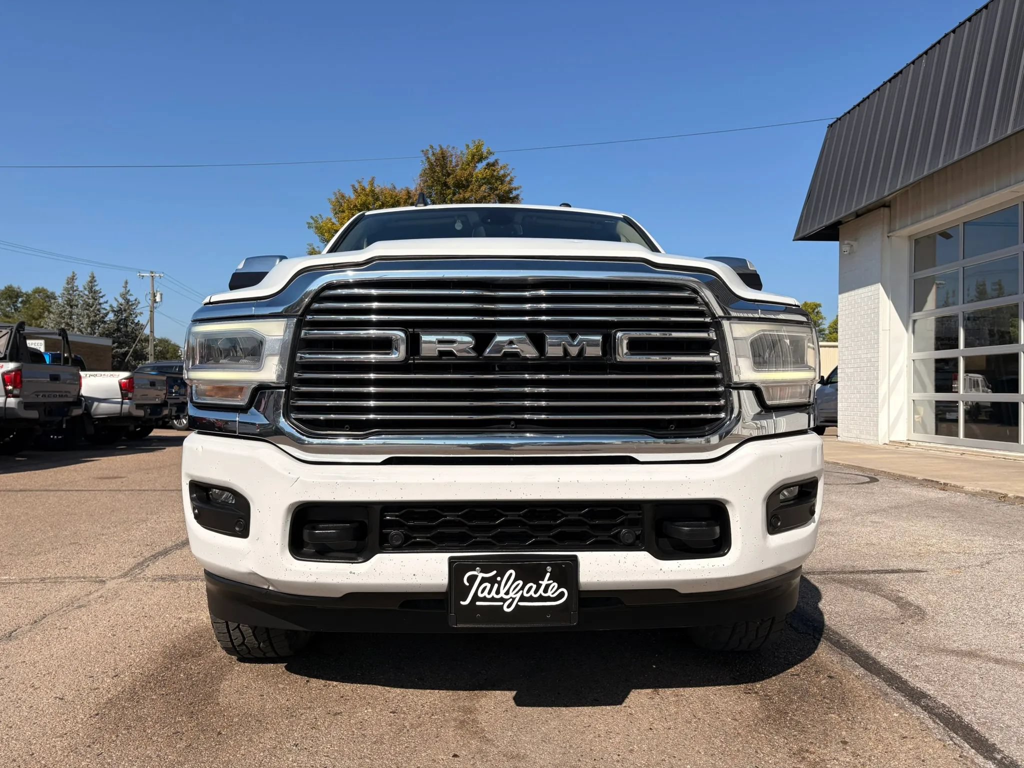 Used 2022 RAM 2500 Laramie AWD/4WD image 3