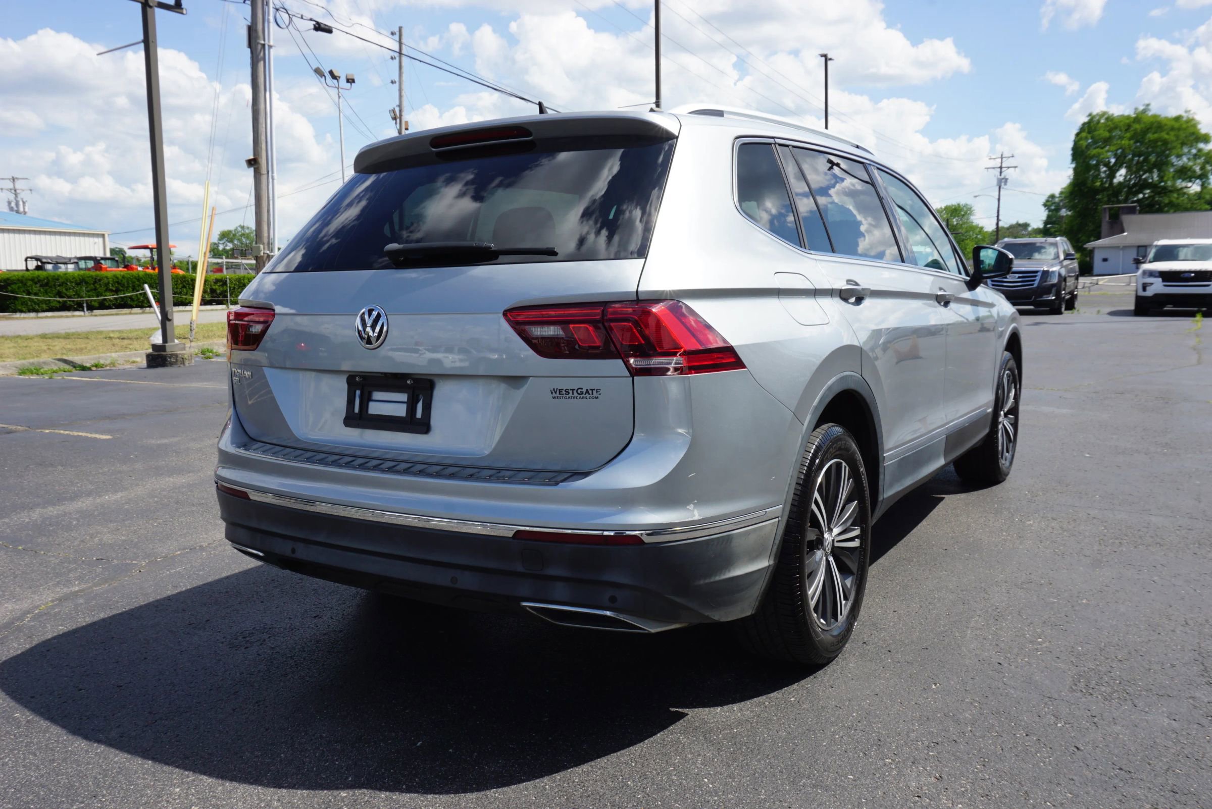 Used 2019 Volkswagen Tiguan SEL FWD image 5