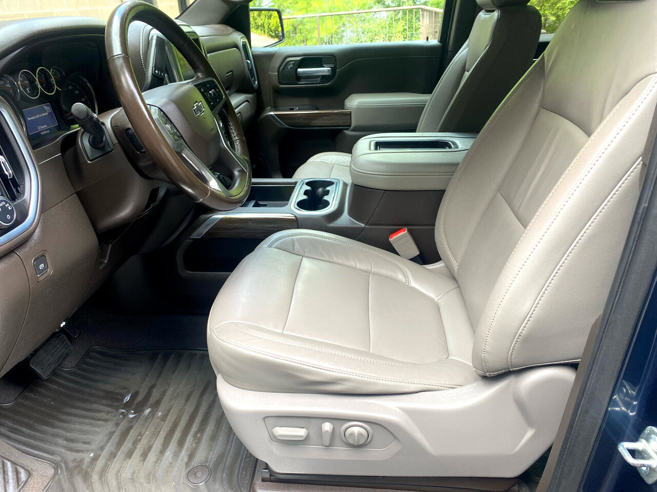 Used 2020 Chevrolet Silverado 1500 RST w/ All-Star Edition image 6