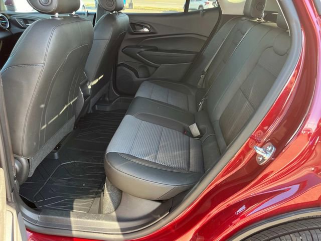 Certified 2025 Chevrolet Trax LT w/ LT Convenience Package image 21