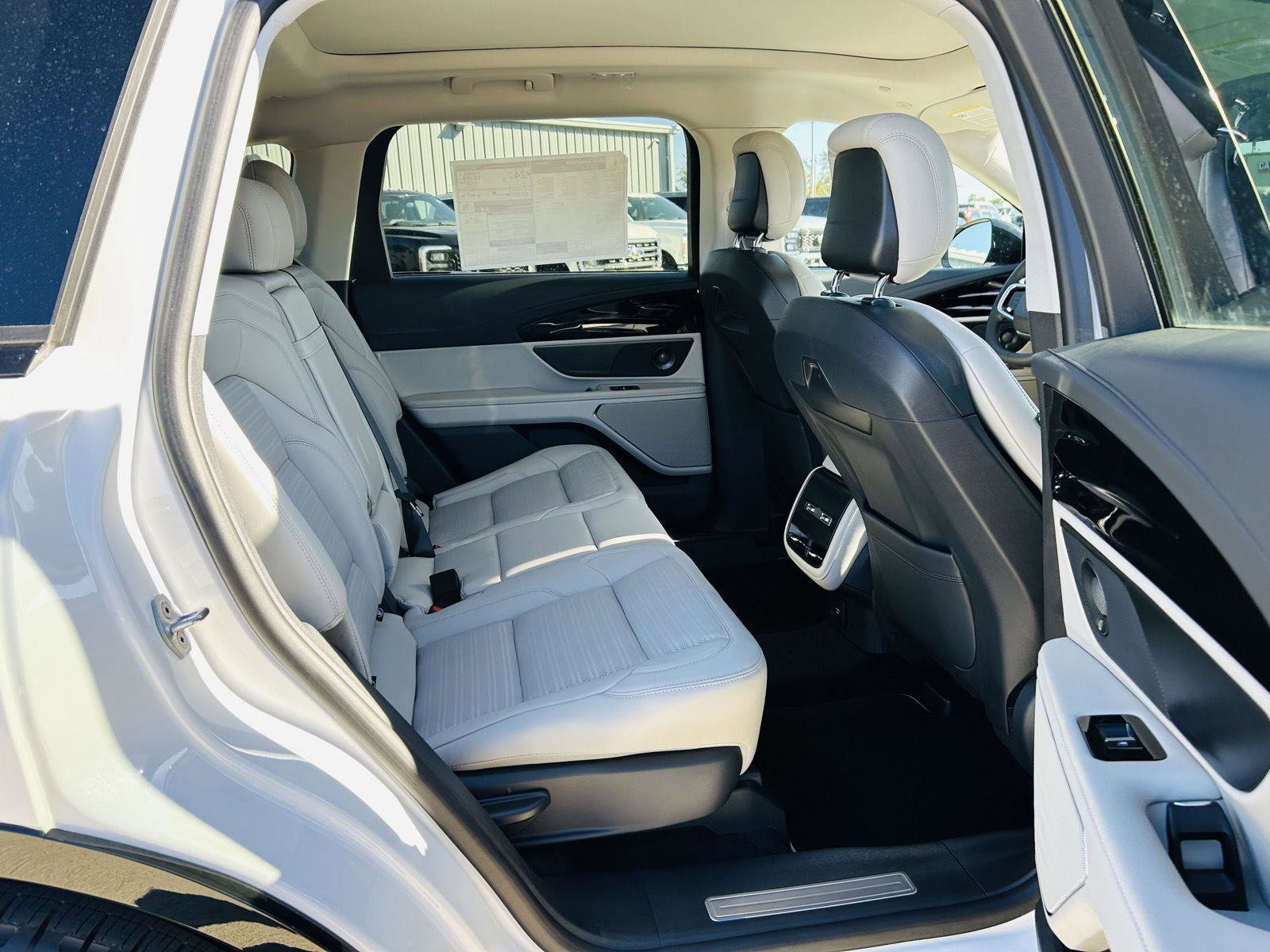 New 2026 Lincoln Nautilus Reserve w/ Jet Appearance Package image 43