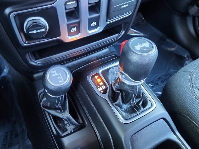 Used 2025 Jeep Wrangler Sport AWD/4WD image 41