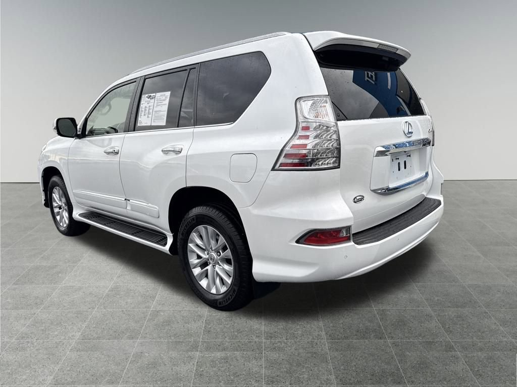 Used 2019 Lexus GX 460 image 3