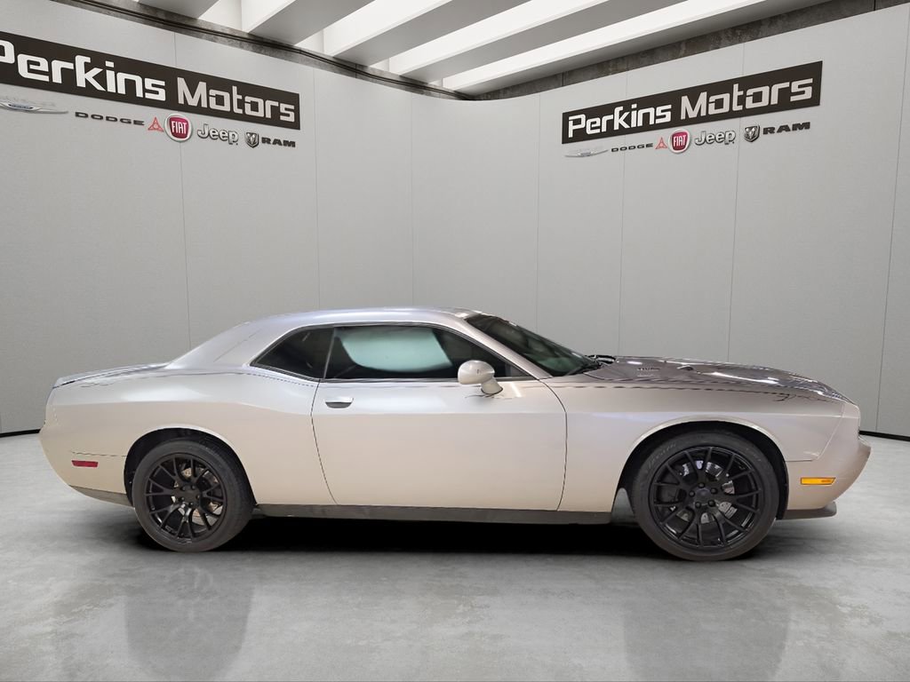 Used 2014 Dodge Challenger R/T RWD image 6