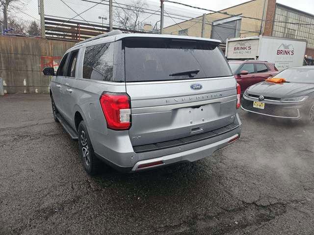 Used 2024 Ford Expedition Max XLT image 13