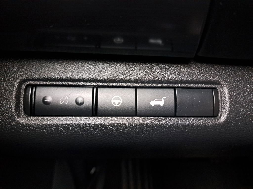 Used 2023 Nissan Pathfinder SL image 26