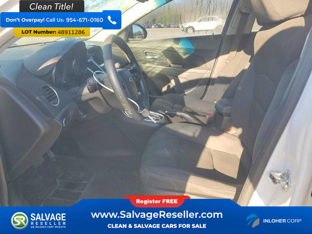 Used 2015 Chevrolet Cruze LT image 9