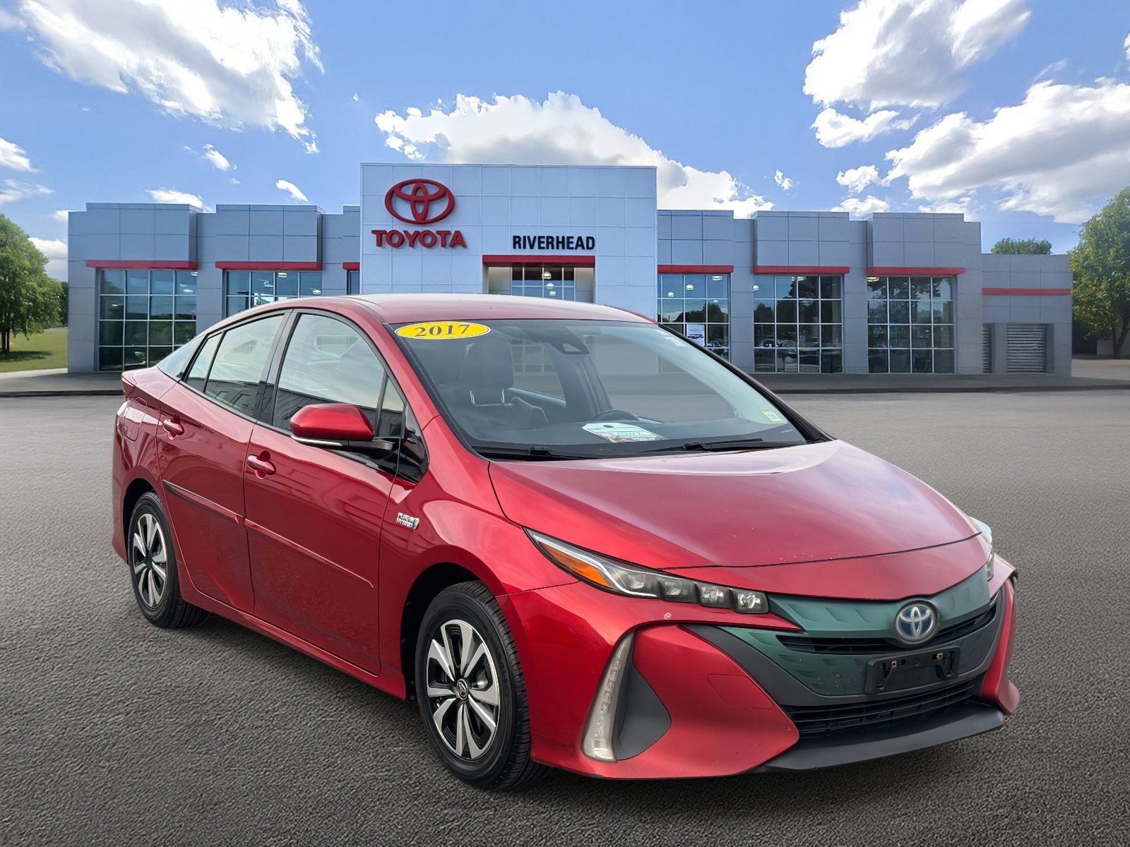 Used 2017 Toyota Prius Prime Premium image 2