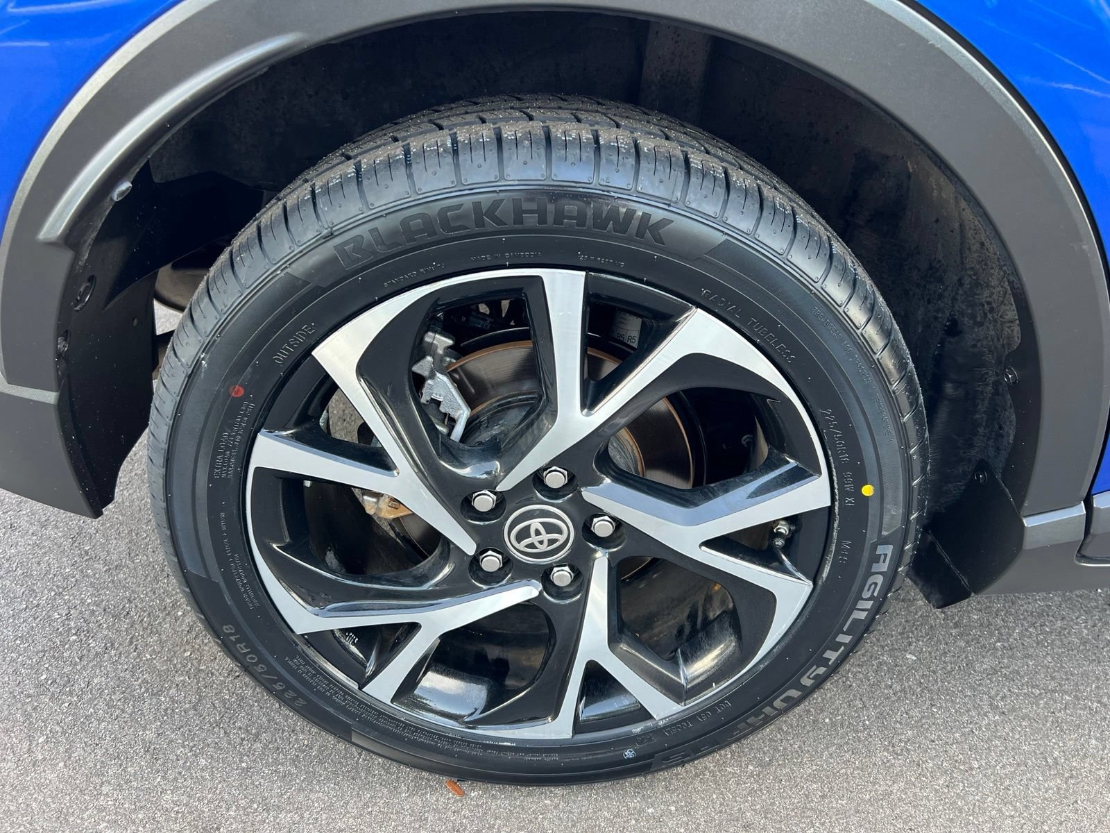 Used 2021 Toyota C-HR XLE FWD image 11