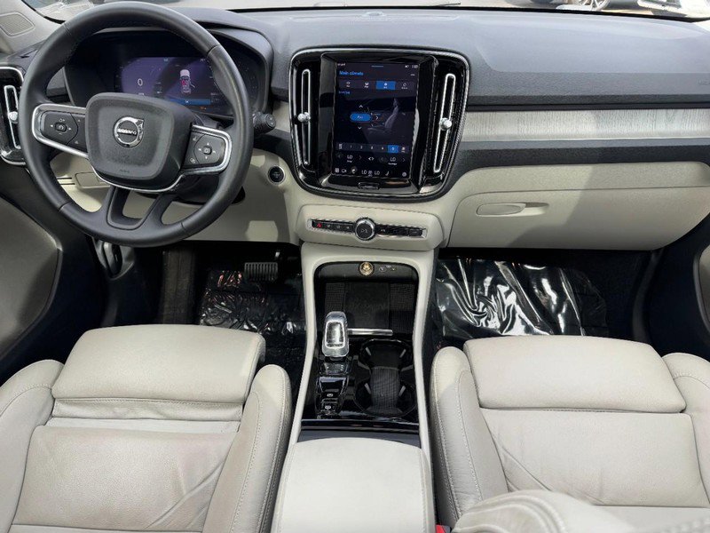 Certified 2023 Volvo XC40 B5 Plus w/ Driver Assist Package image 12