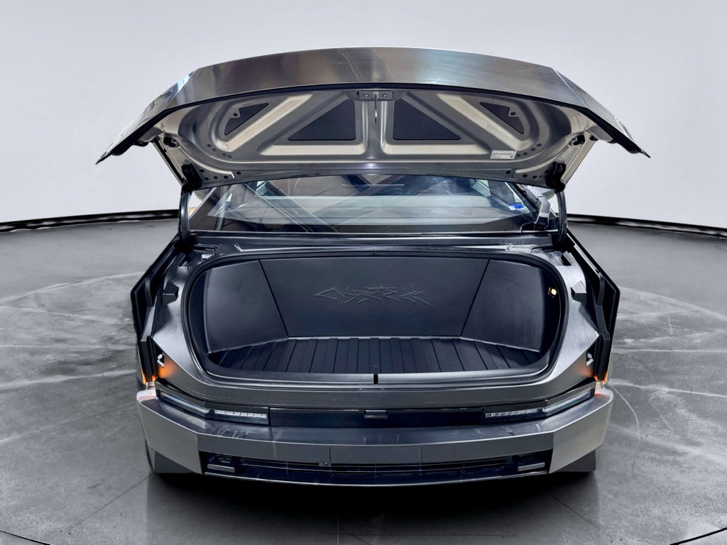 Used 2025 Tesla Cybertruck AWD Crew Cab image 23