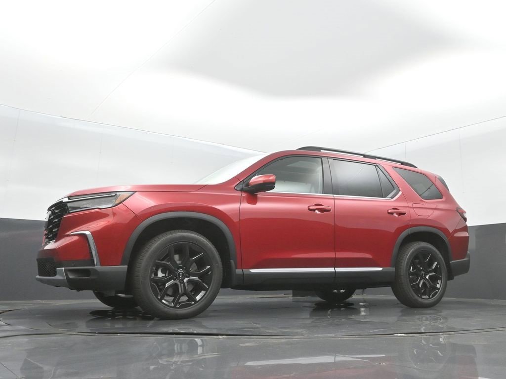 New 2025 Honda Pilot Touring image 11