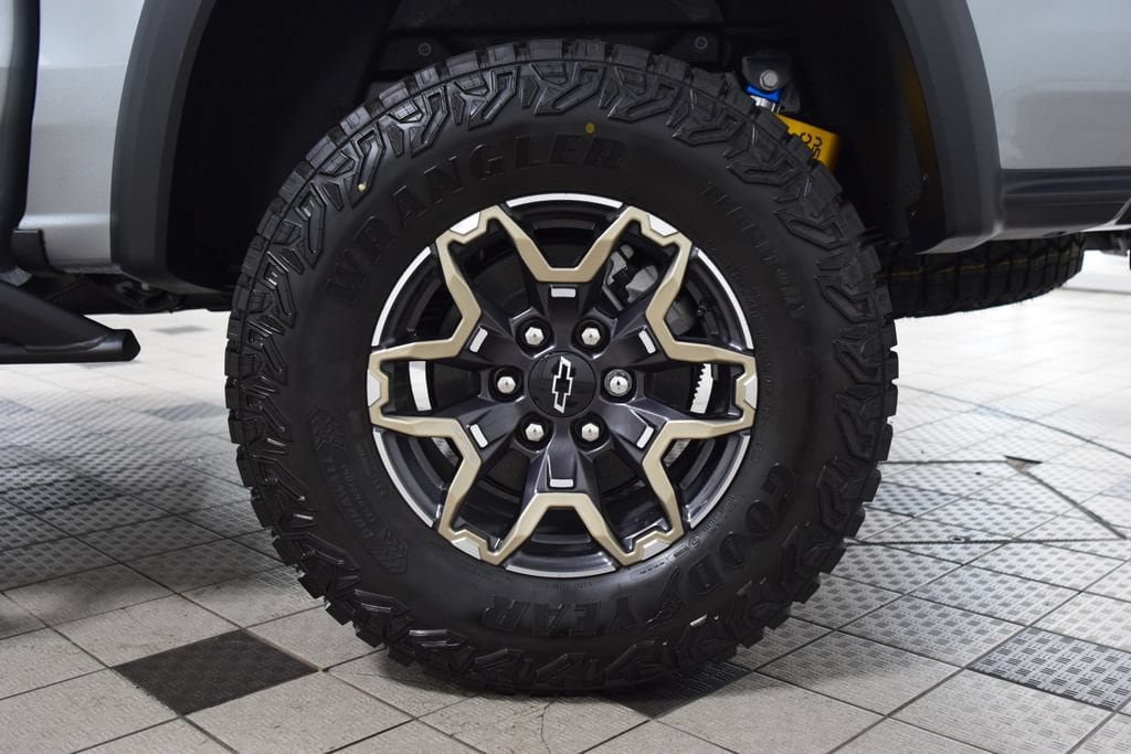 New 2026 Chevrolet Colorado ZR2 w/ Technology Package AWD/4WD image 30