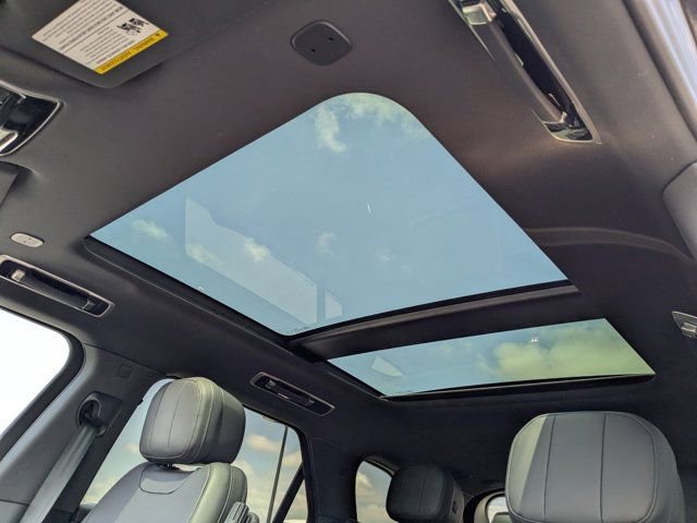 Used 2025 Land Rover Range Rover Sport SE image 22