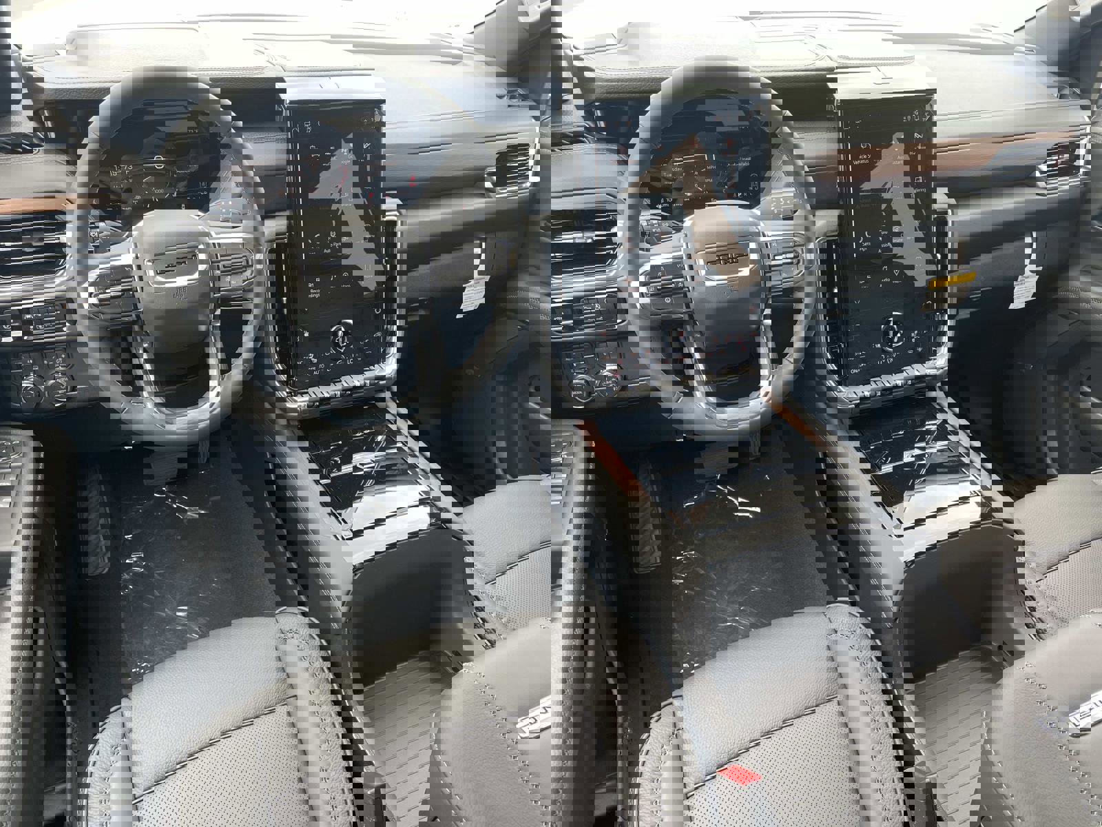 New 2026 GMC Yukon XL Denali w/ Sun & Power Step Package image 9