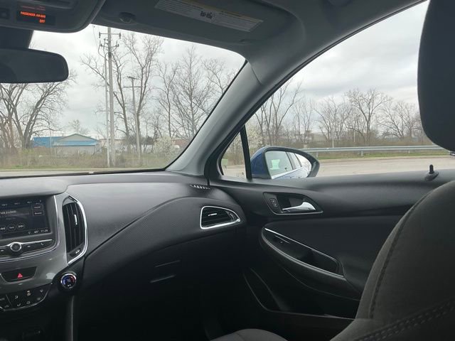 Used 2019 Chevrolet Cruze LT image 28