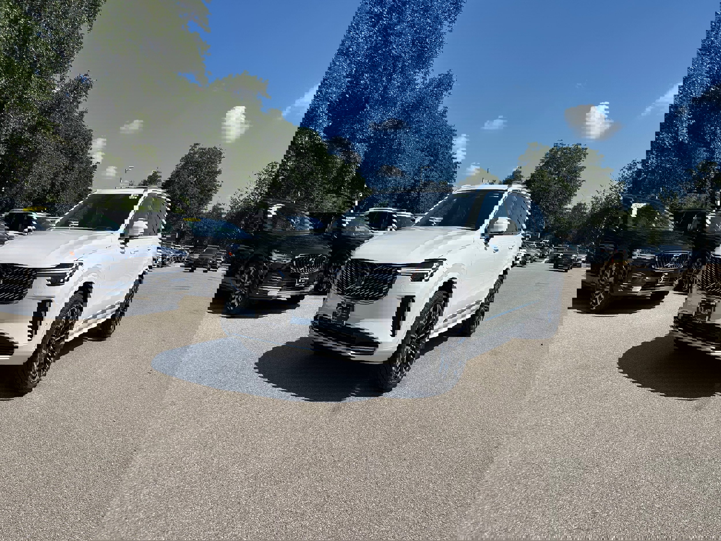 Used 2026 Volvo XC90 B6 Ultra w/ Protection Package image 2