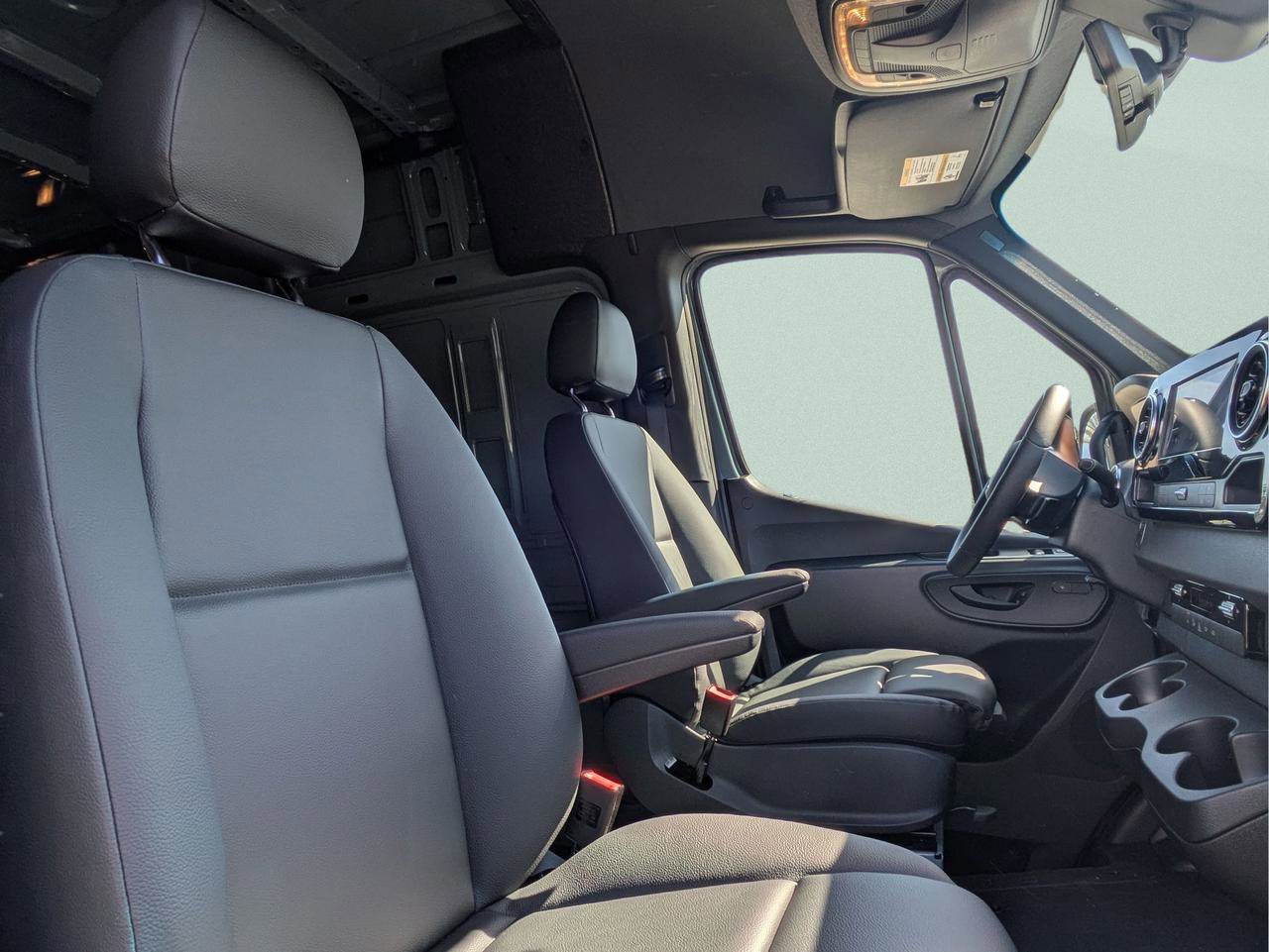 New 2025 Mercedes-Benz Sprinter 2500 image 7