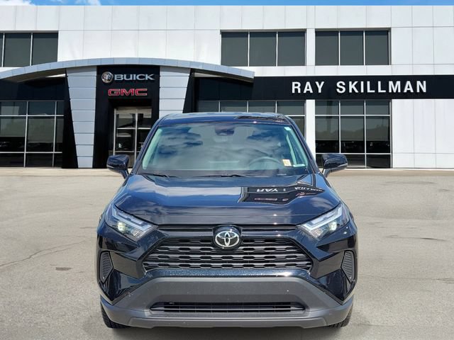 Used 2025 Toyota RAV4 LE AWD/4WD image 2