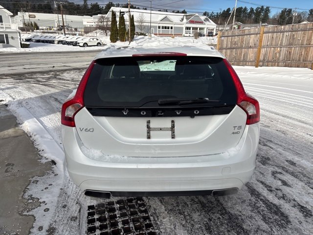 Used 2017 Volvo V60 T5 Premier w/ Convenience Package image 15