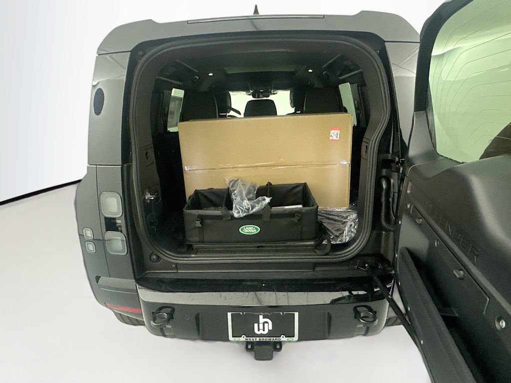 New 2026 Land Rover Defender 110 X-Dynamic SE AWD/4WD image 25