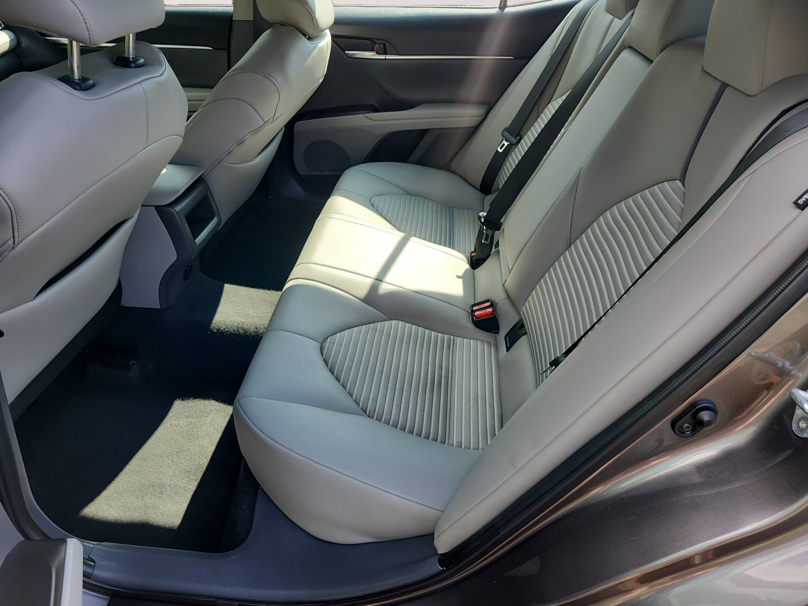 Used 2023 Toyota Camry SE FWD image 13