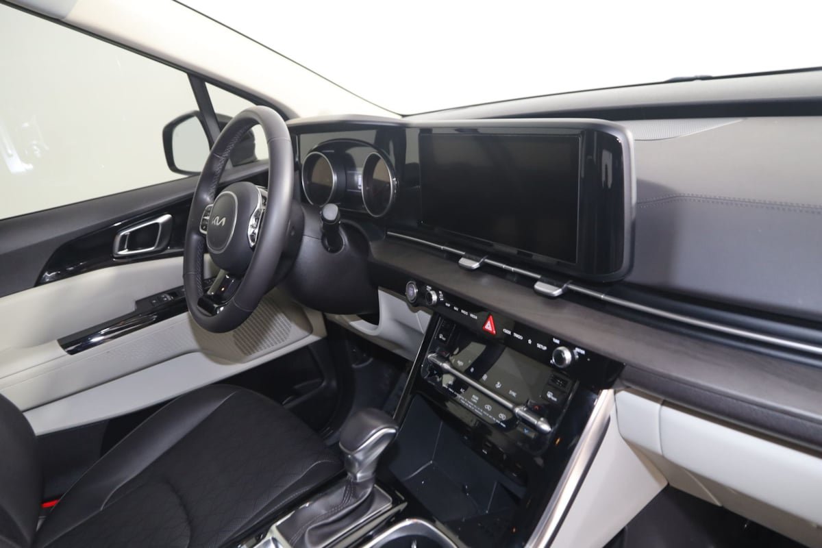 Used 2024 Kia Carnival EX FWD image 46