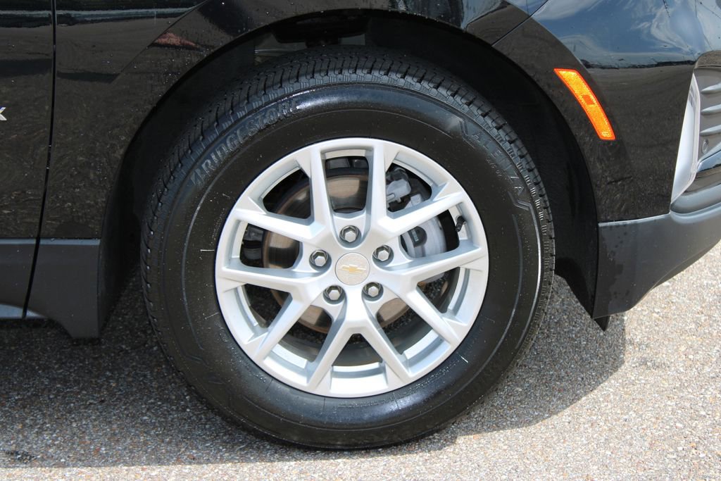 Used 2024 Chevrolet Equinox LT w/ LPO, Floor Liner Package AWD/4WD image 5