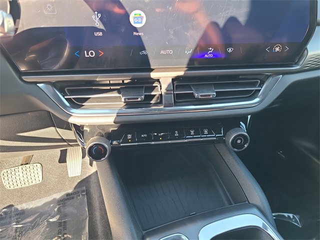 New 2026 Chevrolet Equinox EV LT image 32