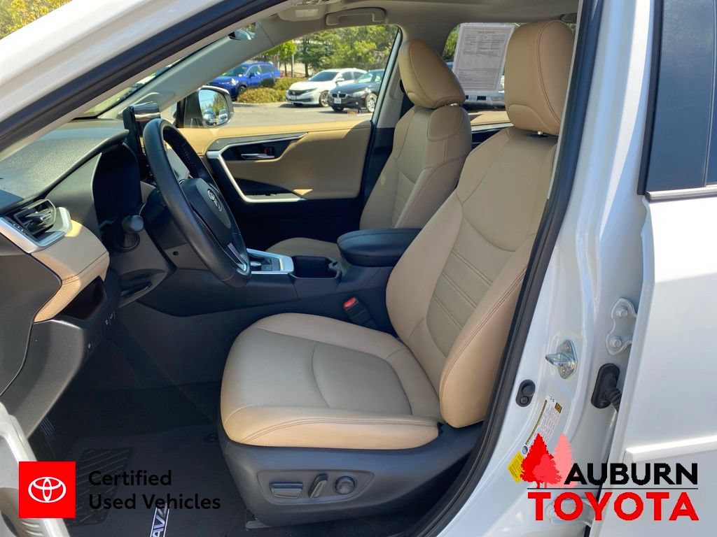Used 2024 Toyota RAV4 Limited AWD/4WD image 33