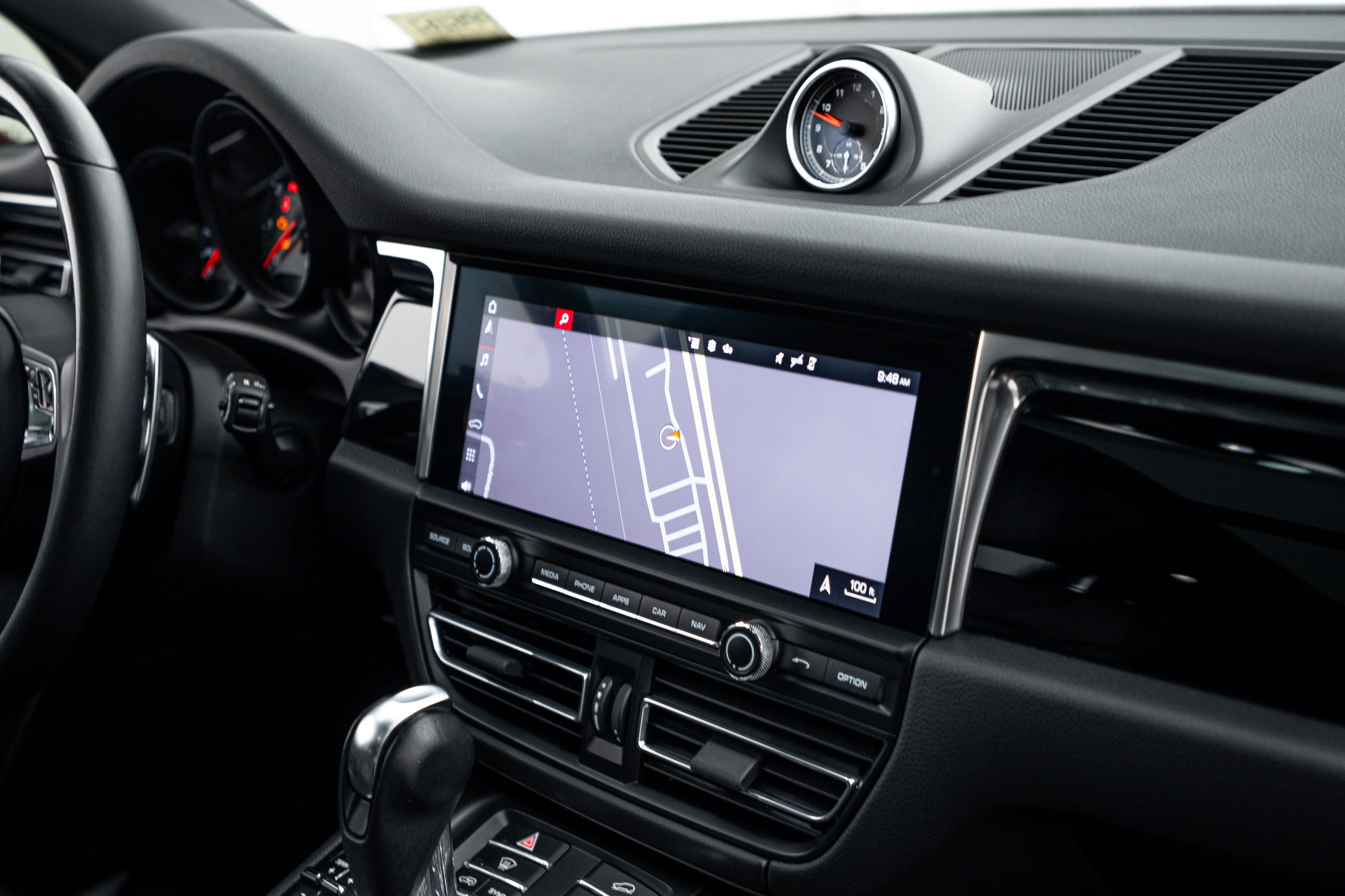 Certified 2021 Porsche Macan S AWD/4WD image 13