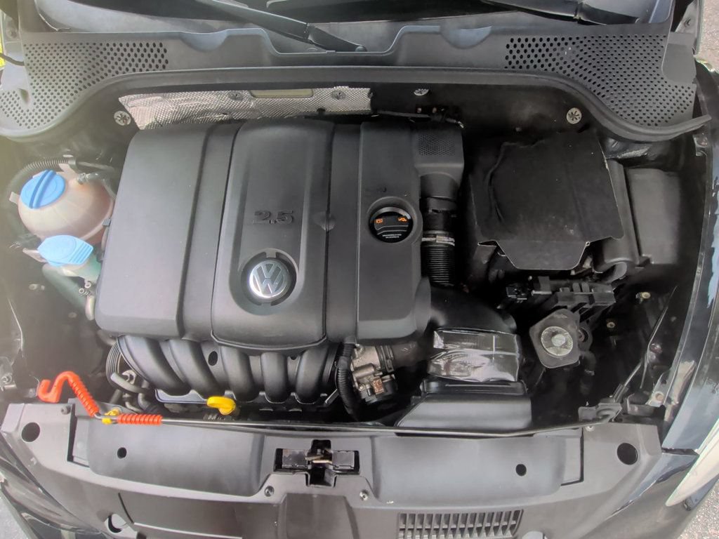 Used 2014 Volkswagen Beetle 2.5 FWD image 11