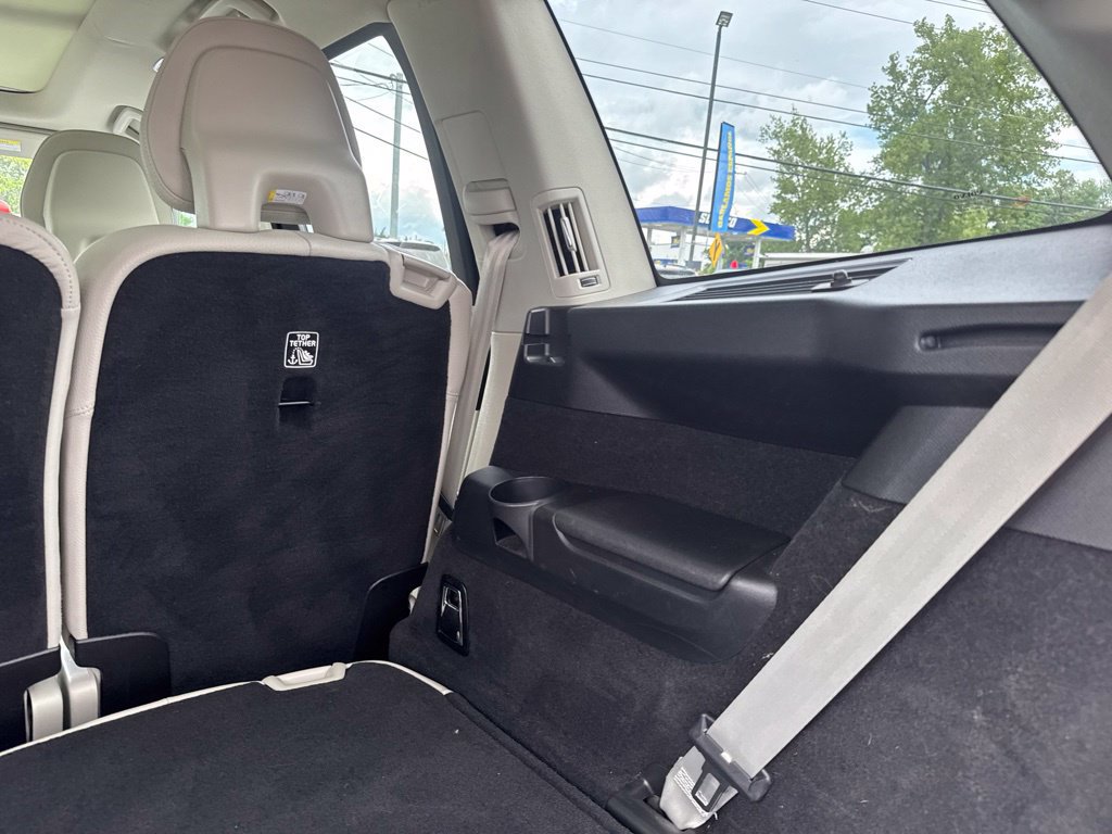 Used 2022 Volvo XC90 T5 Momentum AWD/4WD image 18