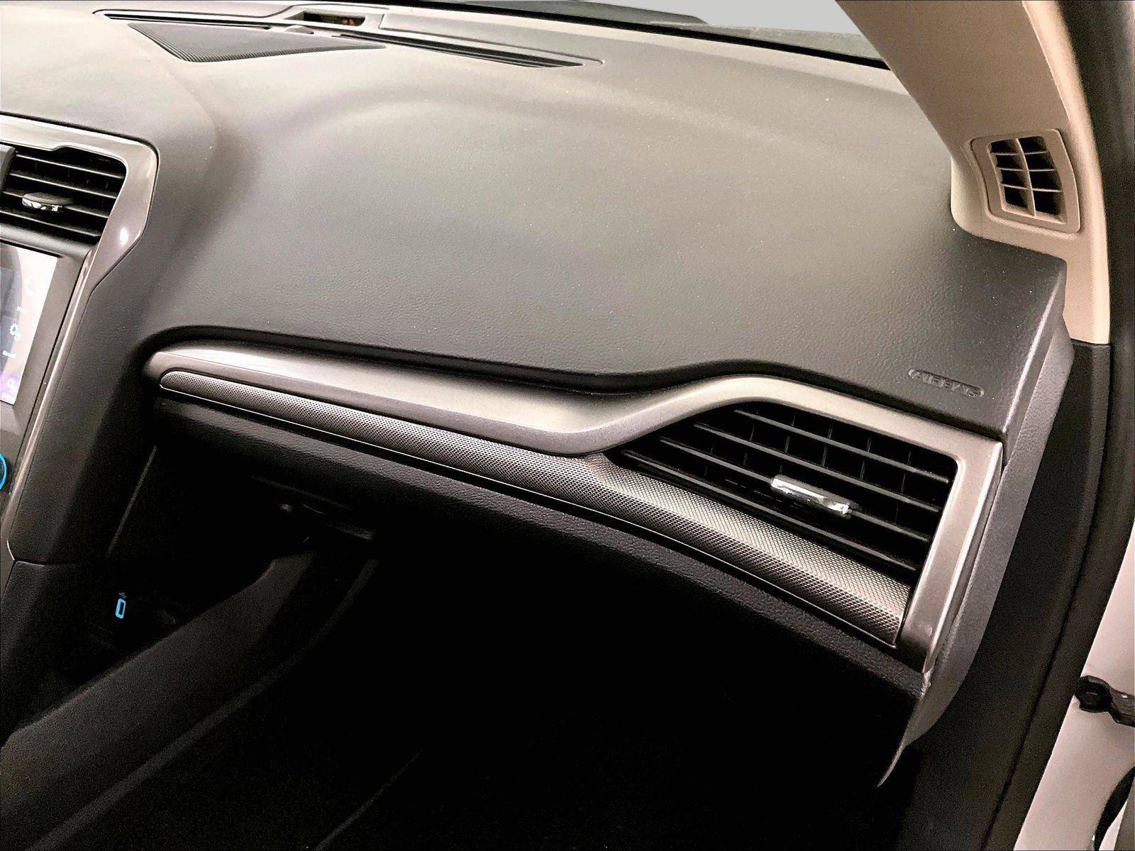 Used 2018 Ford Fusion SE w/ Fusion SE Technology Package image 15