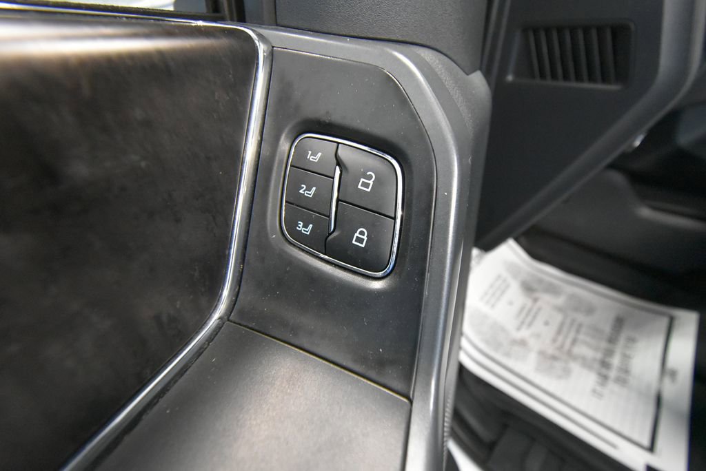 Used 2022 Ford F150 Lariat w/ Equipment Group 502A High image 9