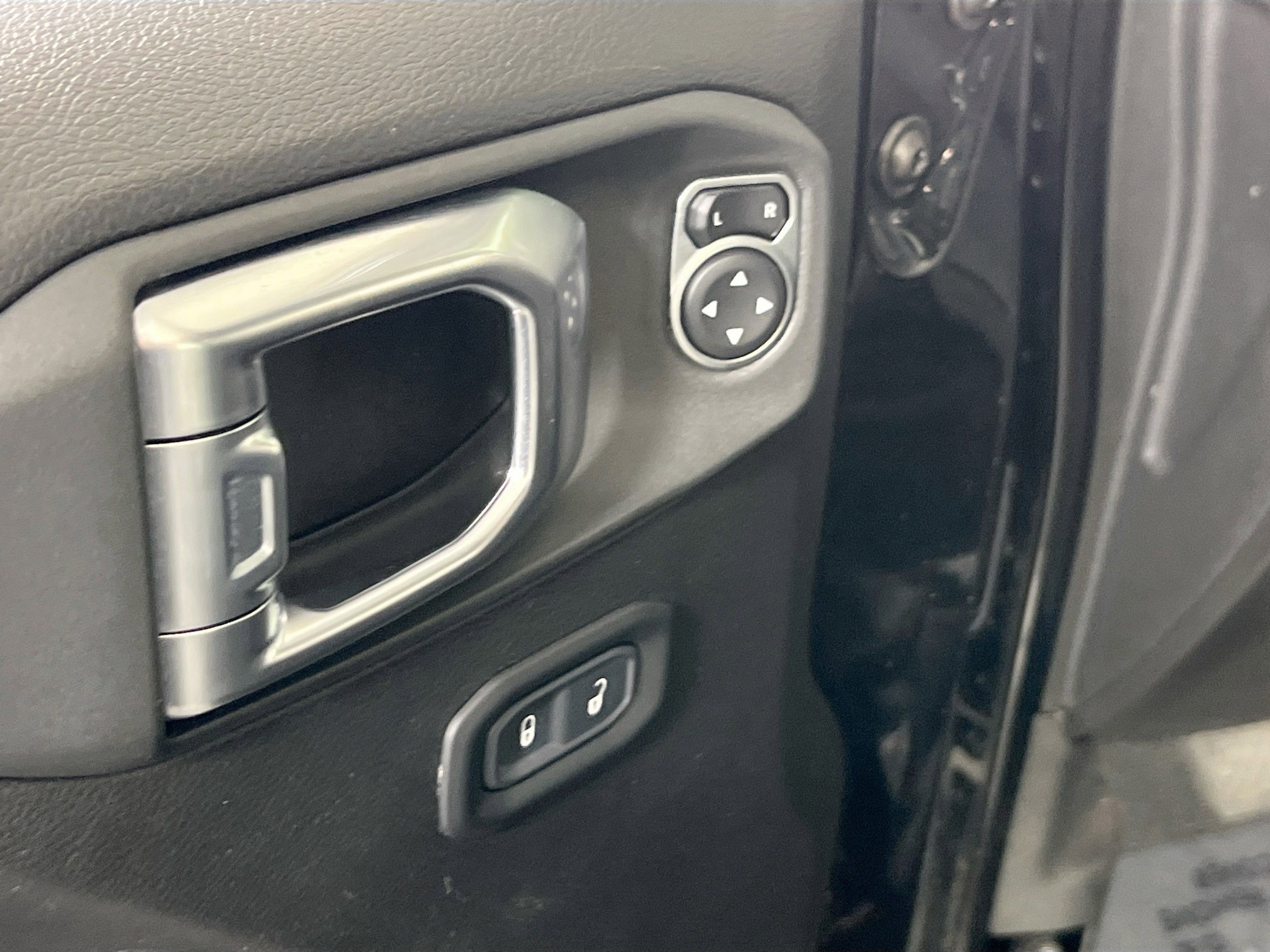 Used 2023 Jeep Gladiator Sport AWD/4WD image 17