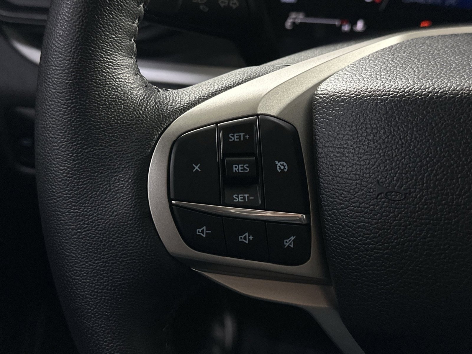 Used 2024 Ford Explorer XLT w/ Class IV Trailer Tow Package image 21