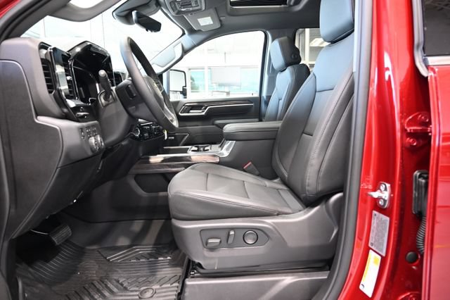 New 2026 Chevrolet Silverado 2500 LTZ w/ LTZ Premium Package AWD/4WD image 12
