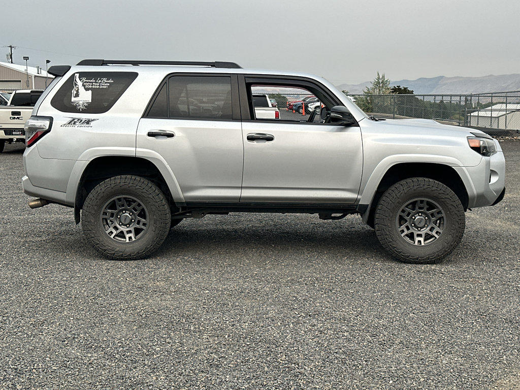 Certified 2020 Toyota 4Runner Venture AWD/4WD image 12