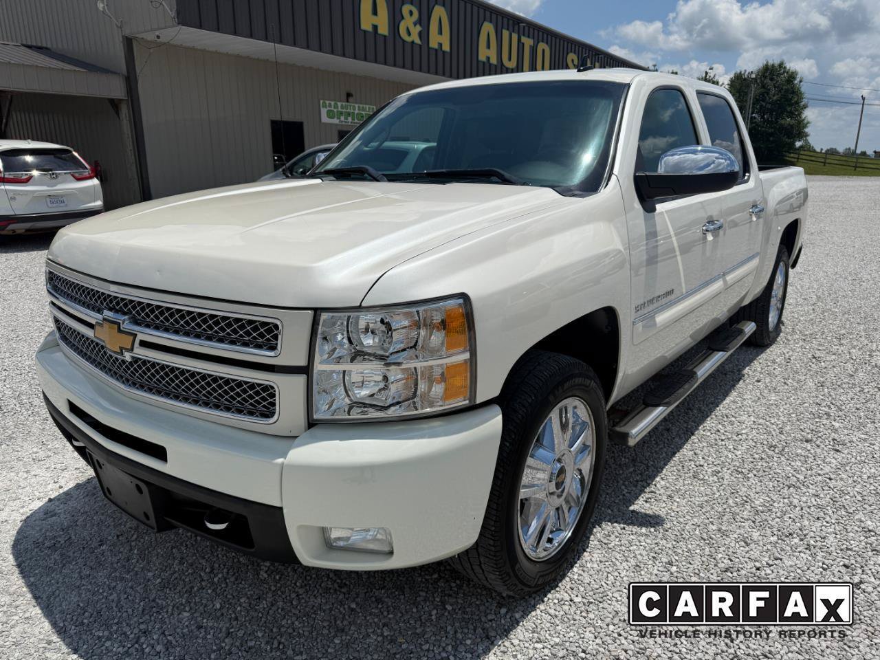 Used 2013 Chevrolet Silverado 1500 LTZ w/ LTZ White Diamond Edition AWD/4WD image 1