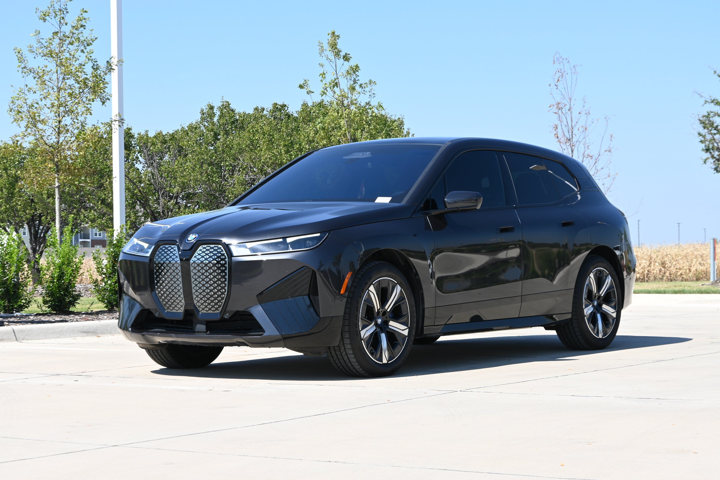 Certified 2024 BMW iX xDrive50 w/ Premium Package AWD/4WD image 5