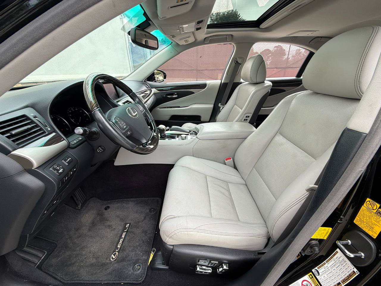 Used 2014 Lexus LS 460 AWD w/ Comfort Package image 25
