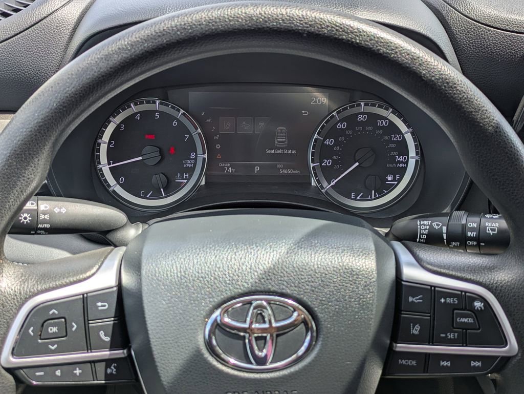 Used 2023 Toyota Highlander L FWD image 30