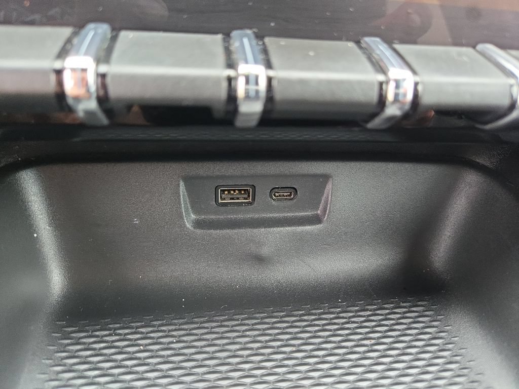 Used 2025 GMC Terrain Elevation AWD/4WD image 25