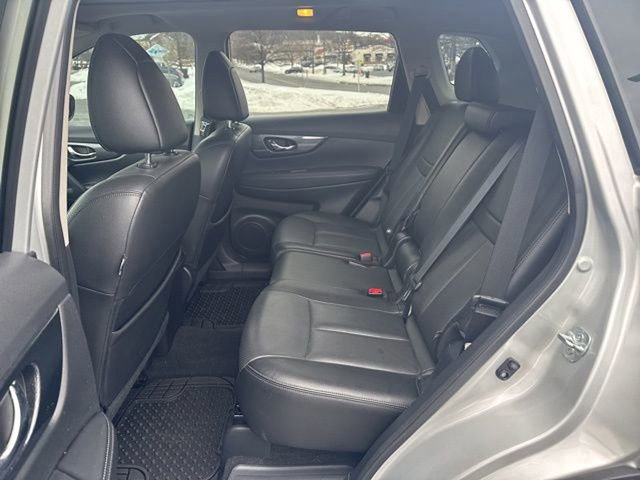 Used 2016 Nissan Rogue SL w/ SL Premium Package image 18
