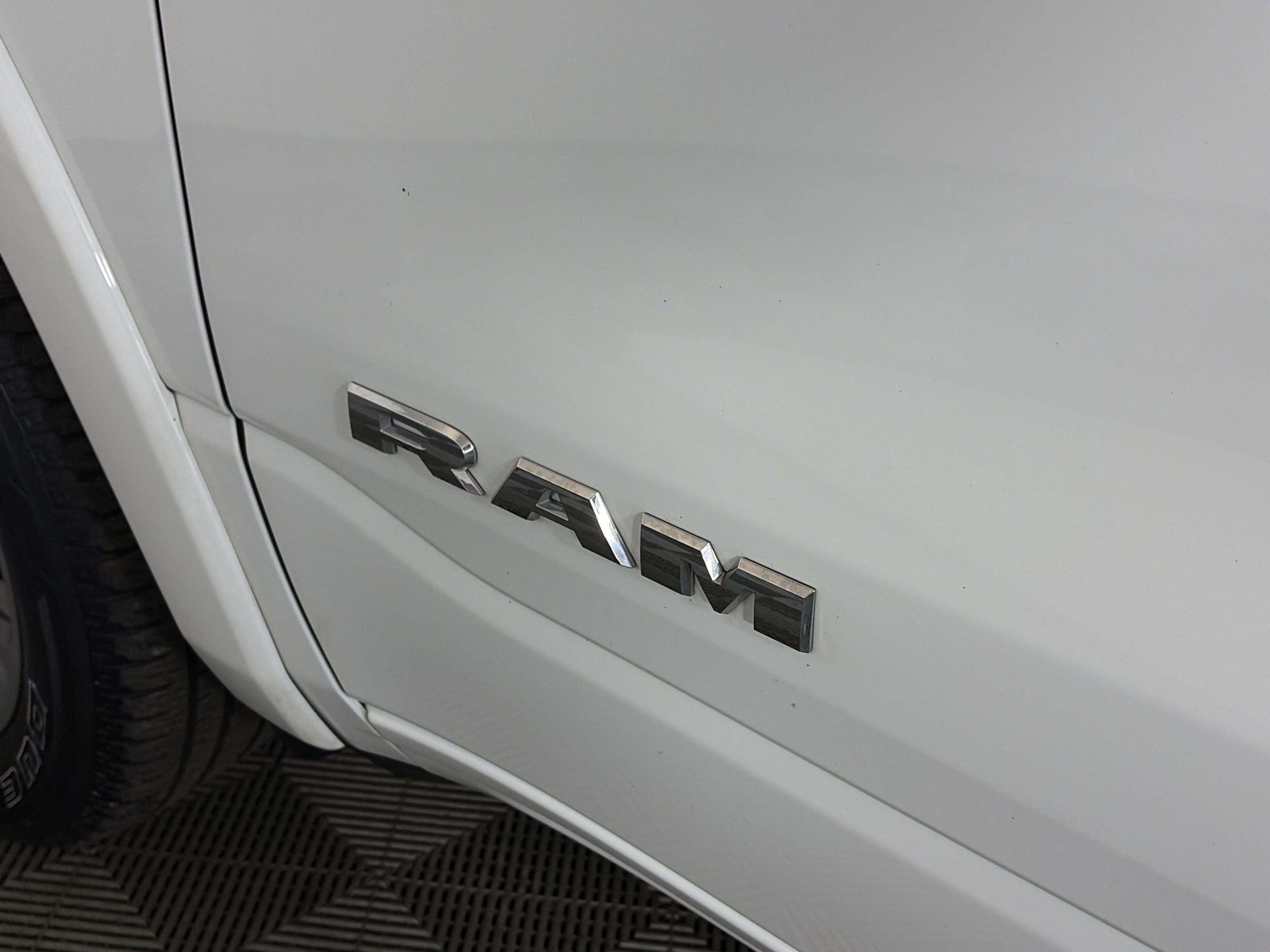 Used 2022 RAM 1500 Laramie image 17