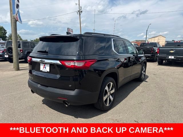 Used 2021 Chevrolet Traverse LT w/ LT Premium Package AWD/4WD image 3