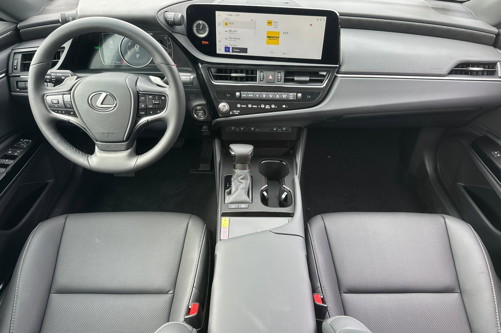 New 2025 Lexus ES 300h w/ Premium Package image 13