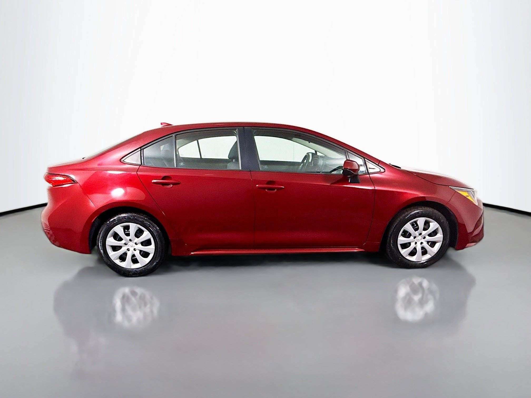 Used 2022 Toyota Corolla LE FWD image 11