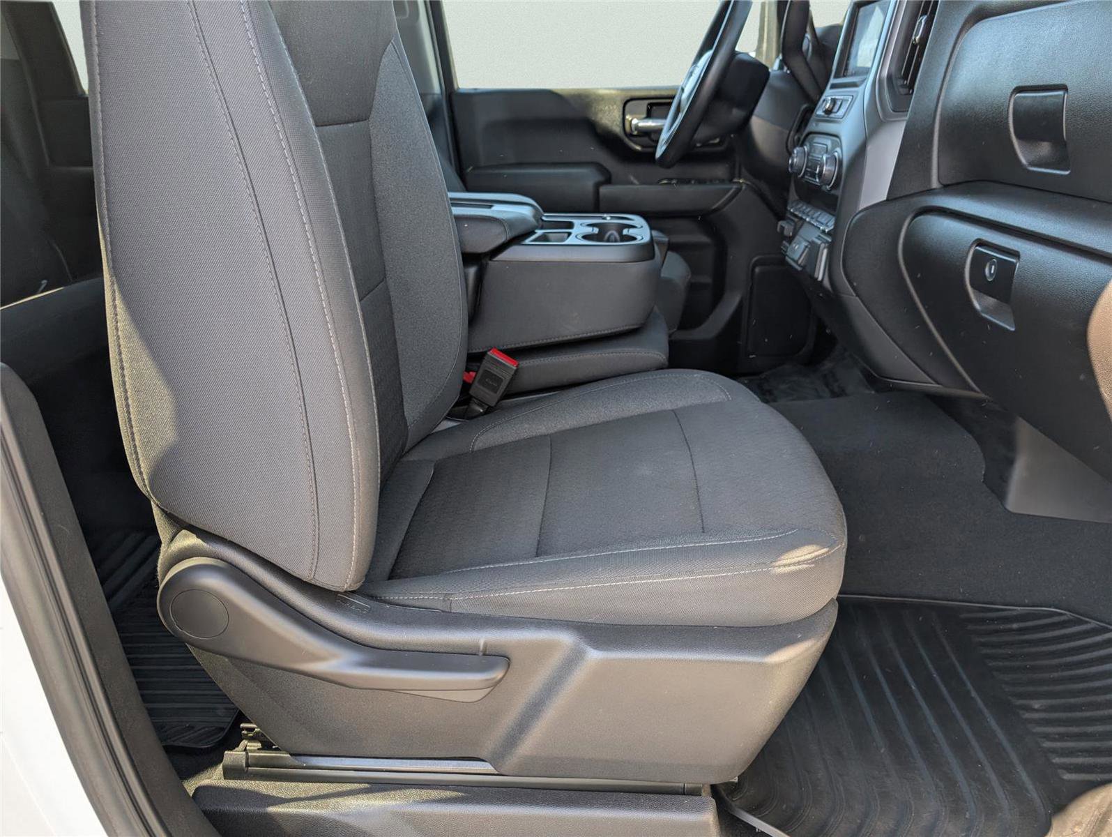 Used 2025 Chevrolet Silverado 2500 Custom w/ Custom Value Package image 39